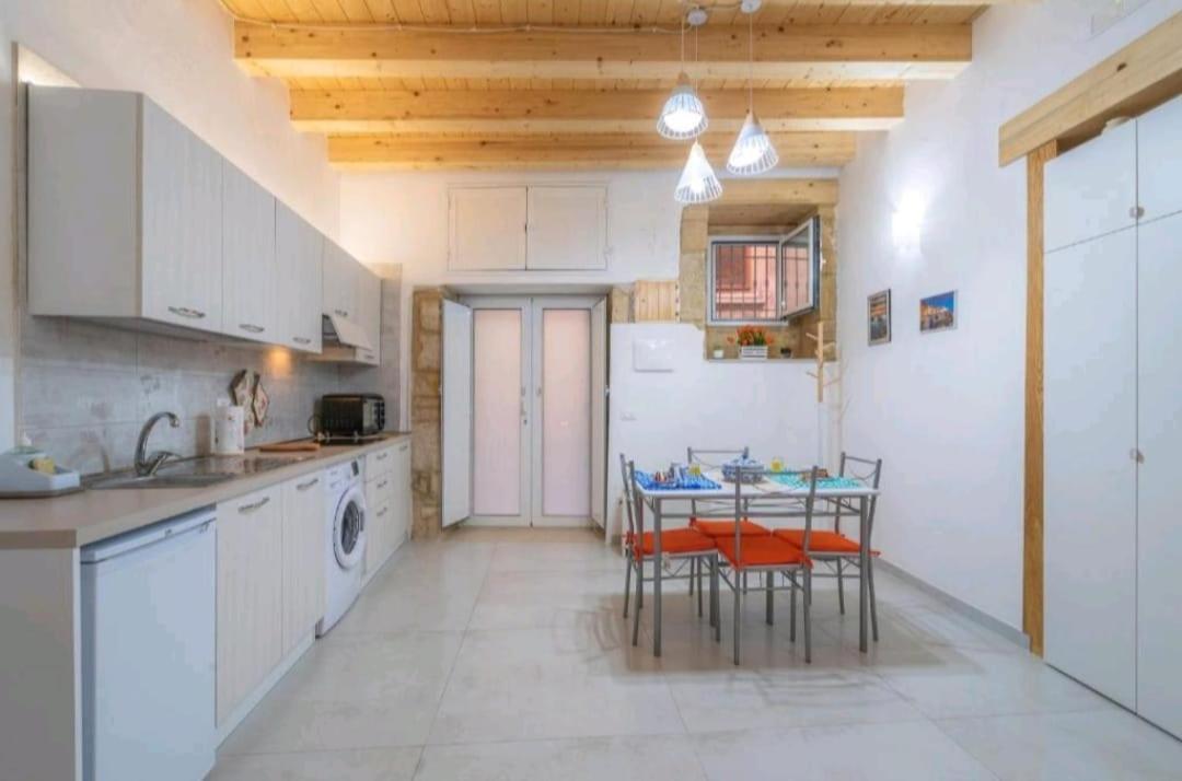 La Casa Dei Candelai Szirakúza Kültér fotó